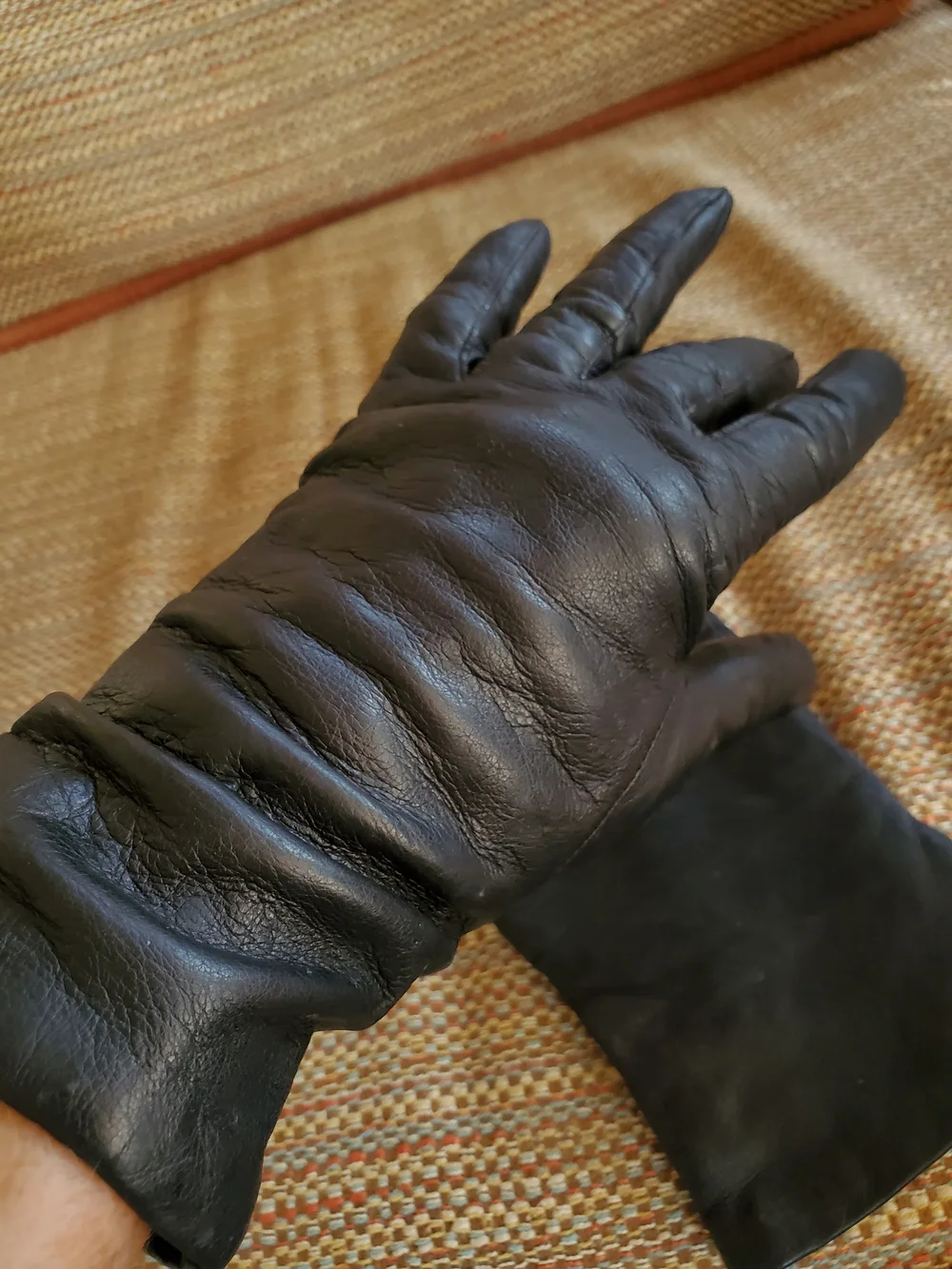 Classic Black Leather Women's Gloves